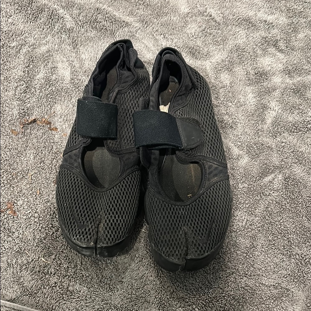 Black Athletic Shoes with Velcro Closure and Breathable Material